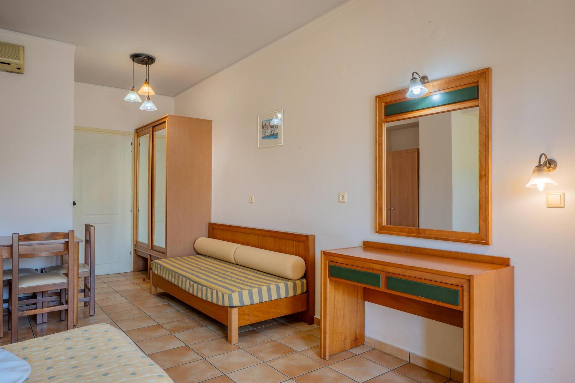 Lefkoniko Beach & Icarus Suite Apts Rethymno Esterno foto