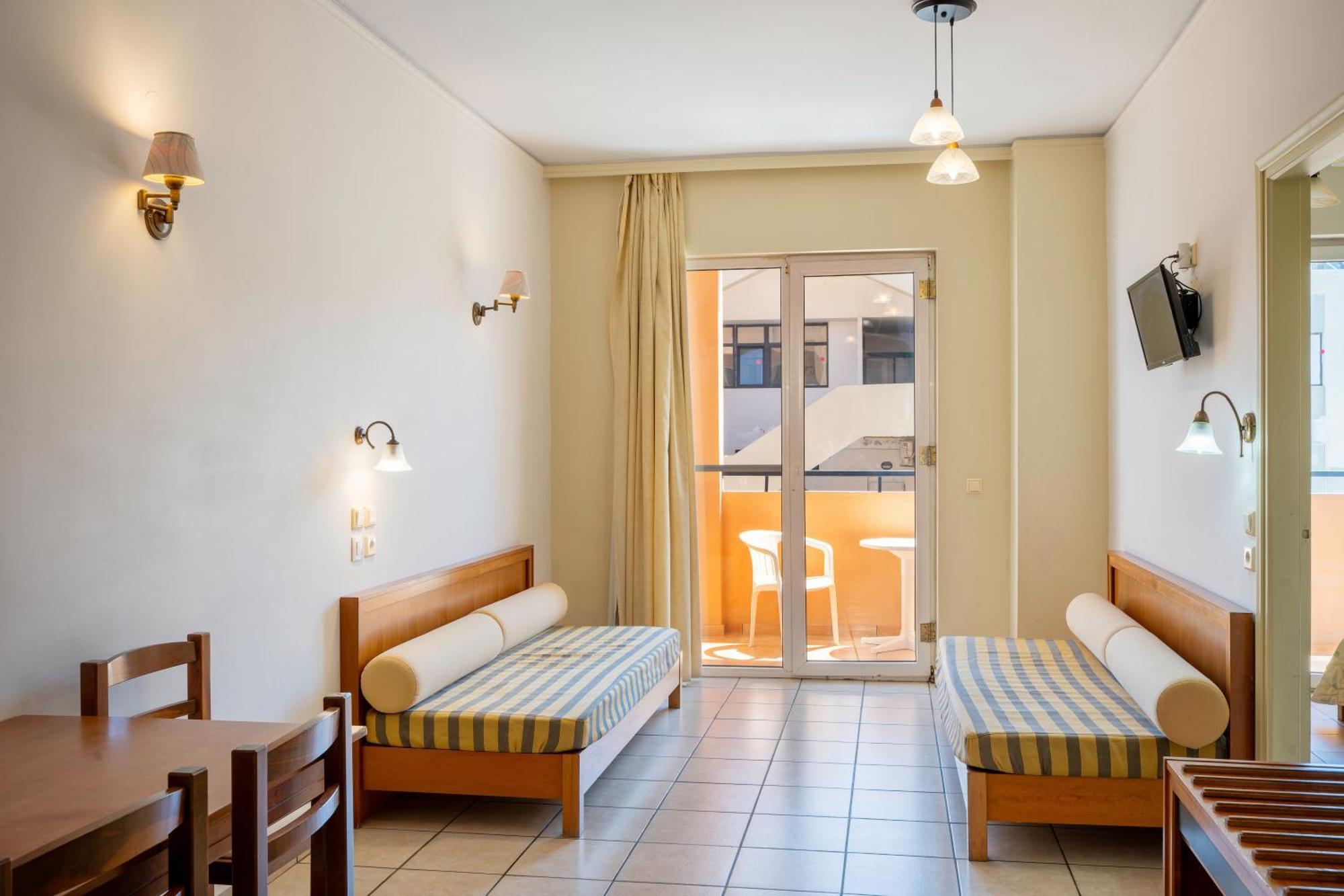 Lefkoniko Beach & Icarus Suite Apts Rethymno Esterno foto