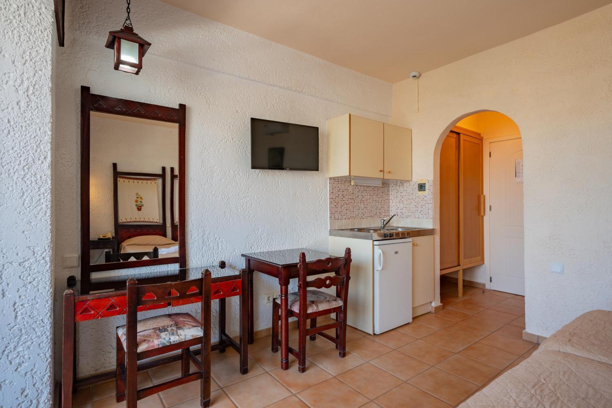 Lefkoniko Beach & Icarus Suite Apts Rethymno Esterno foto