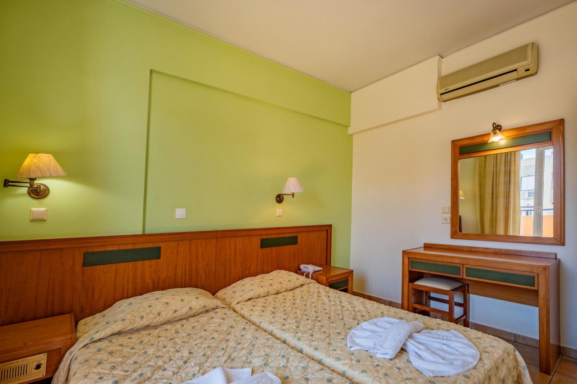 Lefkoniko Beach & Icarus Suite Apts Rethymno Esterno foto
