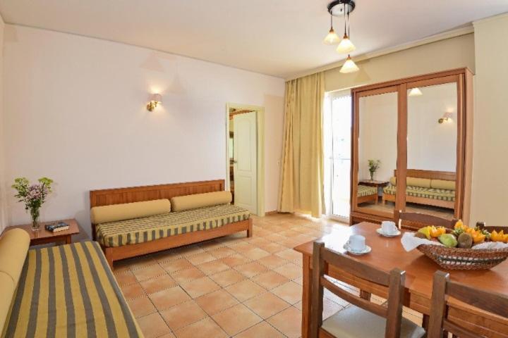 Lefkoniko Beach & Icarus Suite Apts Rethymno Esterno foto